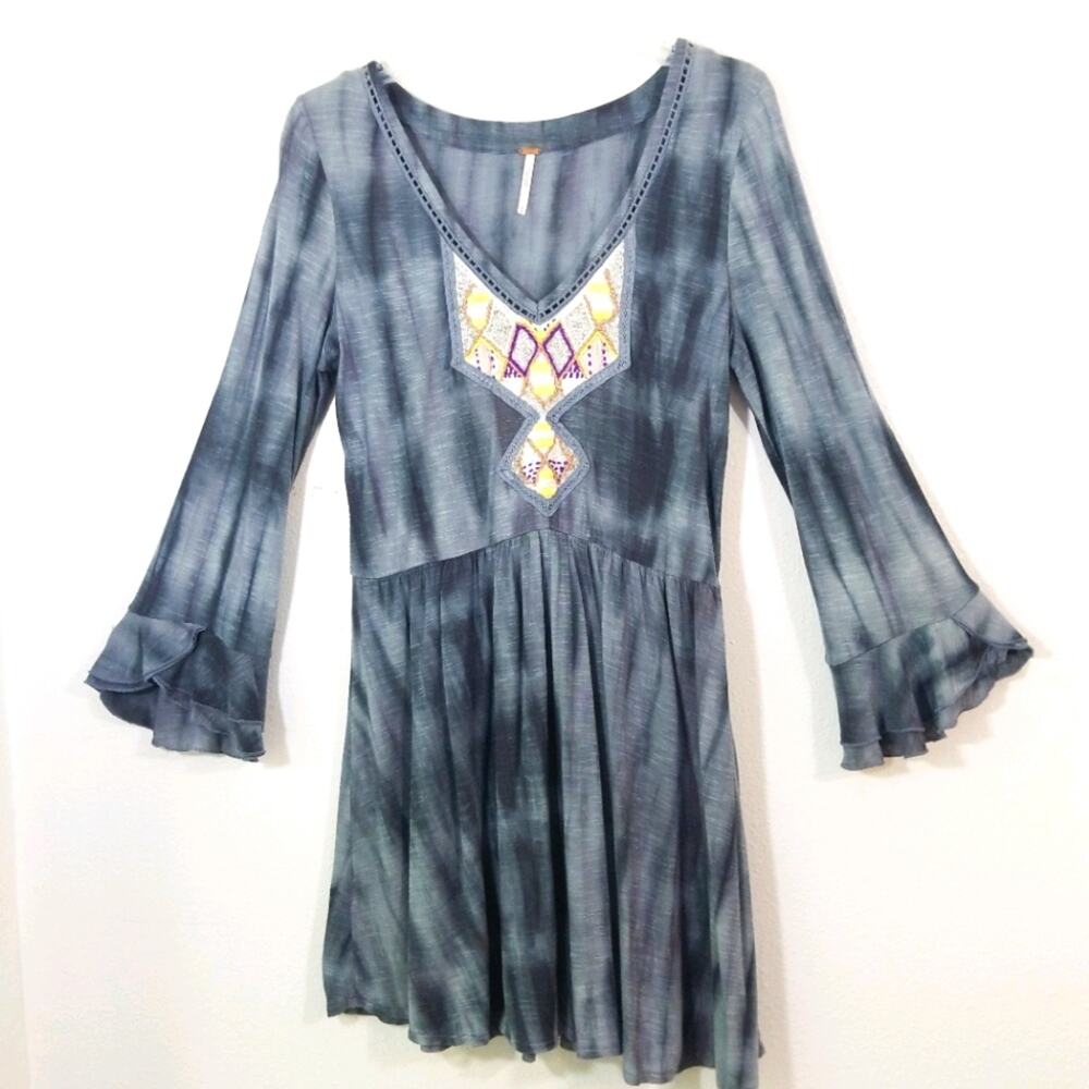 Free People embroidered tie dye bell sleeve dress M - Picture 2 of 9